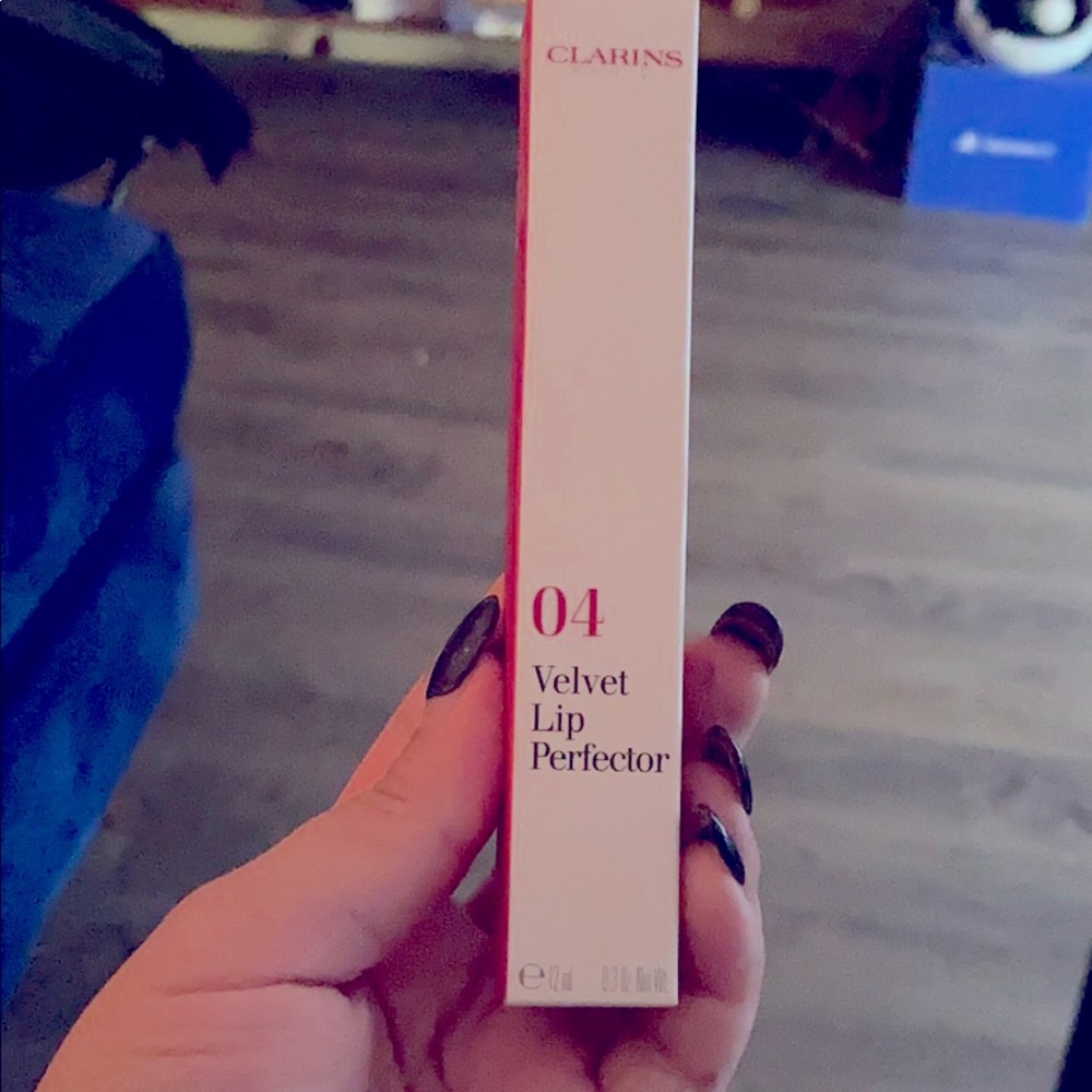 Clarins Velvet lip perfector velvet raspberry